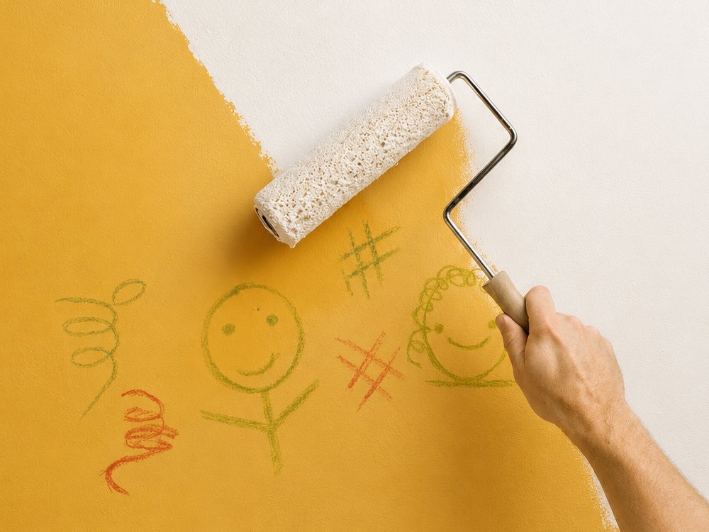 Jak zamalować graffiti wewnątrz budynku?